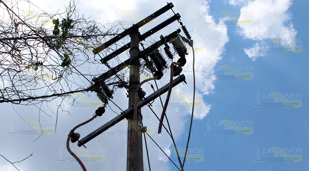 Falla servicio de luz en varias comunidades de Papantla