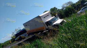 Familia sufre accidente carretero en Costa Esmeralda Familia sufre accidente carretero en Costa Esmeralda