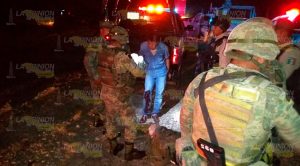 Militar alcoholizado se accidenta en la Alazán - Canoas y sobrevive de milagro