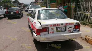 Pasajera herida en choque de taxis en Poza Rica