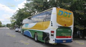 Pipero se incrusta atrás de un autobús en Zacate Colorado