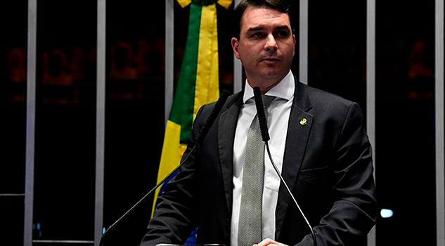 Supremo de Brasil deja en suspenso investigación por corrupción contra Flavio Bolsonaro