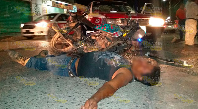 Taxista atropelló a motociclista cerca del “Cancún” en Tantoyuca