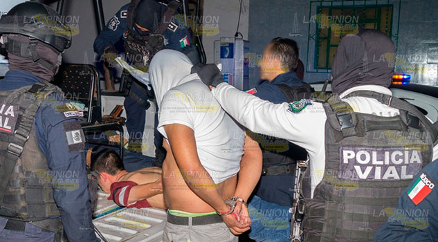 Tras choque, matan a conductor frente a Tránsito del Estado en Xalapa