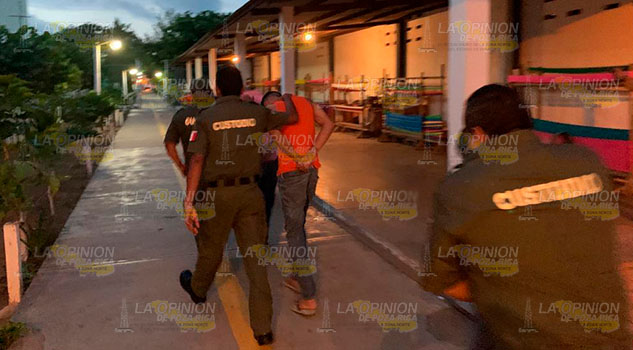 Trasladan a 14 reos del Cereso Duport Ostión en Coatzacoalcos
