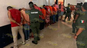 Trasladan a 14 reos del Cereso Duport Ostión en Coatzacoalcos