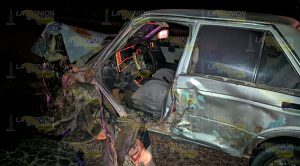 Tráiler impacta a automóvil y éste a una motocicleta en la Álamo - Tihuatlán