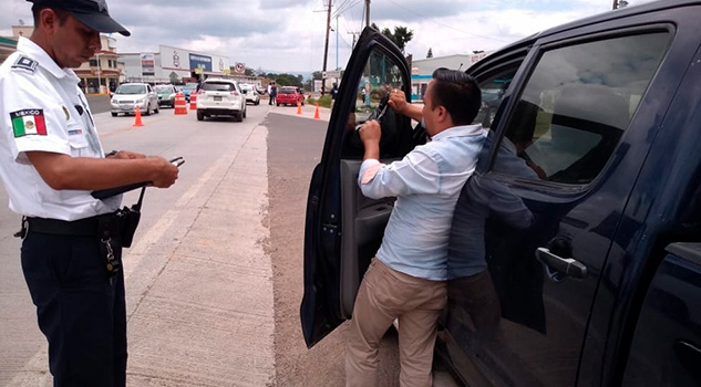 Tránsito del Estado de Veracruz aplica retiro de vidrios polarizados en vehículos Tránsito del Estado de Veracruz aplica retiro de vidrios polarizados en vehículos