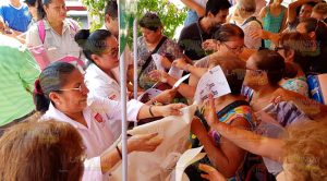 Van contra uso de bolsas de nylon en Poza Rica