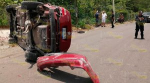 Vuelca automóvil sobre el boulevard Bicentenario, un lesionado Vuelca automóvil sobre el boulevard Bicentenario, un lesionado