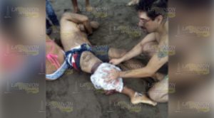 Lancha le destroza pierna a turista en playa de Tecolutla Lancha le destroza pierna a turista en playa de Tecolutla