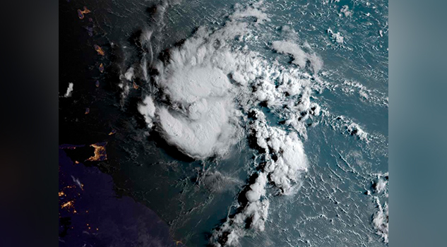 Puerto Rico y Dominicana se preparan para tormenta 'Dorian'