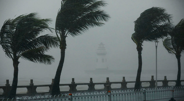 China decreta alerta máxima por un potente tifón en el este