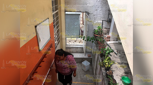 Derriban barda en kinder de Papantla, ya no corren peligro