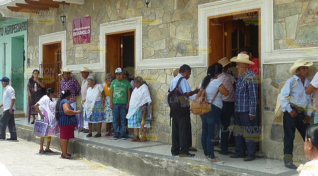 Habitantes piden proyecto de banco de Bienestar