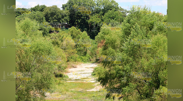Río Tancochín comenzó a secarse, se agrava la escasez de agua en Naranjos