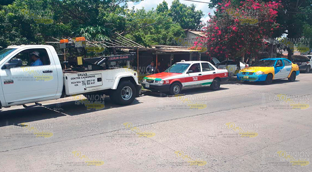 Retiran taxis chatarra en Poza Rica