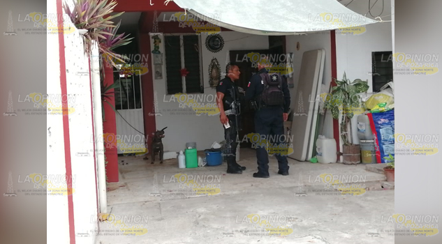 Amantes de los ajeno golpean a mujer y le roban su camioneta de su casa en la colonia Cazones