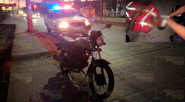 Motociclista esquiva una grieta y termina derrapado en Tuxpan