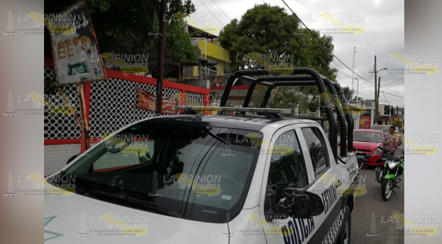 Amantes de los ajeno golpean a mujer y le roban su camioneta de su casa en la colonia Cazones