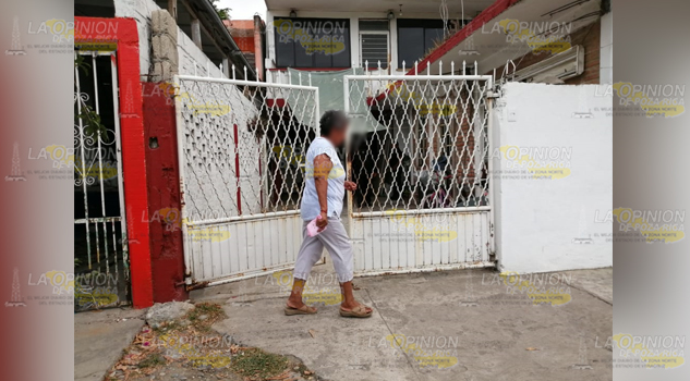 Amantes de los ajeno golpean a mujer y le roban su camioneta de su casa en la colonia Cazones