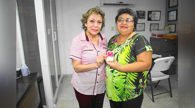 DIF Poza Rica entrega credencial nacional para personas con discapacidad