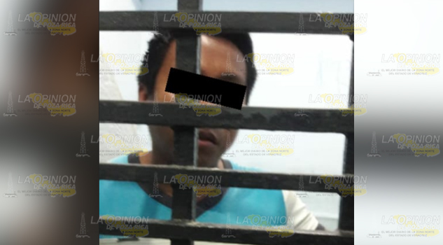 Elementos policíacos realizaron el arresto de un sujeto y lo remitieron a la cárcel en Huejutla