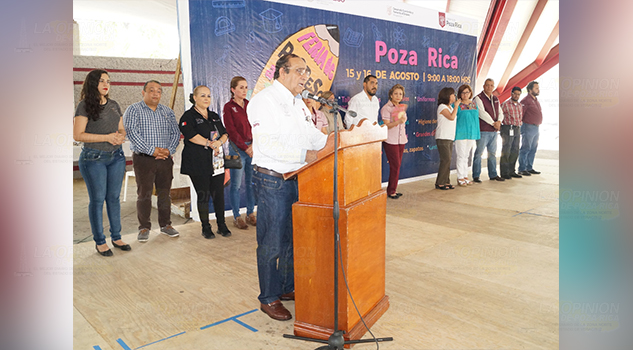 Familias Pozarricenses presentes en Feria de Regreso a Clases