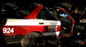 Aparatoso choque, taxi impacta camioneta en Papantla Aparatoso choque, taxi impacta camioneta en Papantla