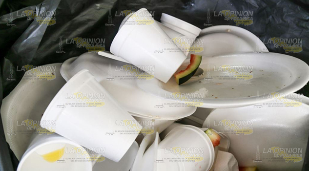 Aplican ley al uso de plásticos en Cazones De Herrera