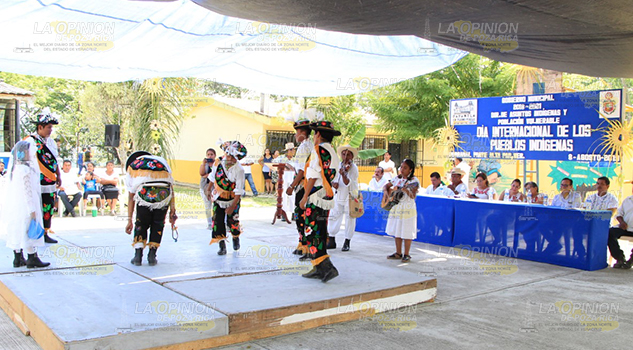 Buscan preservar a pueblos originarios en Papantla