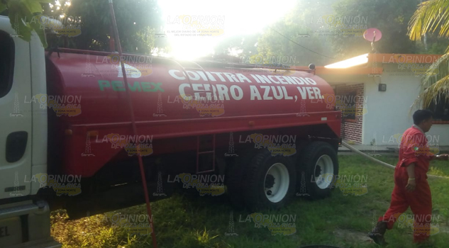 Corto circuito provoca incendio forestal en Tantima