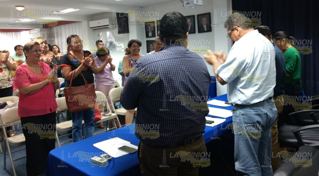 Capacitan a abogados de Tuxpan