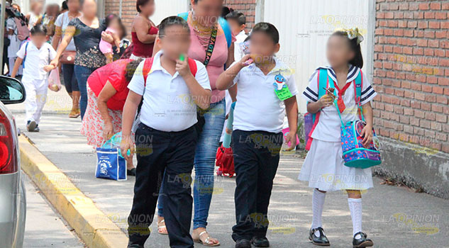 Caótico regreso a clases en Poza Rica