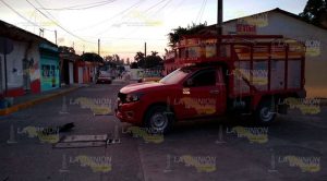 Chocan 2 camionetas en Gutiérrez Zamora, uno de los chóferes escapó Chocan 2 camionetas en Gutiérrez Zamora, uno de los chóferes escapó