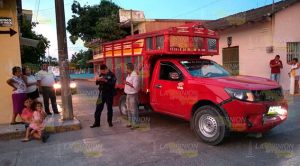 Chocan 2 camionetas en Gutiérrez Zamora, uno de los chóferes escapó Chocan 2 camionetas en Gutiérrez Zamora, uno de los chóferes escapó