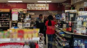 Con cuchillo en mano un hombre atracó un Oxxo de la colonia Lázaro Cárdenas