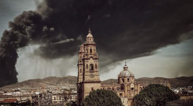 IMPACTANTES IMÁGENES: Continúa el terrible incendio de Morelia; lleva más de cuatro horas