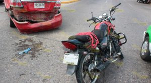 Corta la circulación y lo chocan en el bulevar Adolfo Ruiz Cortines Corta la circulación y lo chocan en el bulevar Adolfo Ruiz Cortines