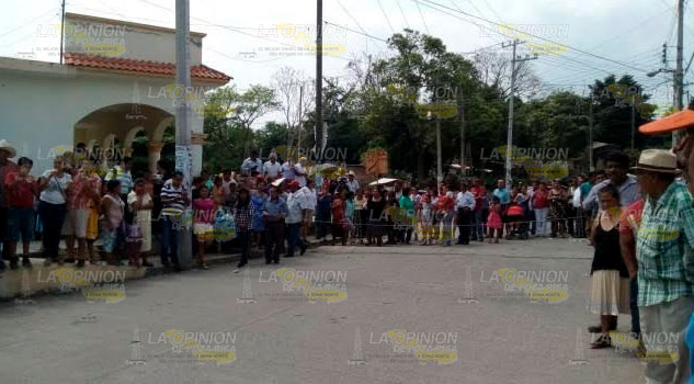 Denuncia públicamente al agente municipal de la localidad del Chote Denuncia públicamente al agente municipal de la localidad del Chote