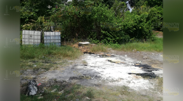 Denuncian derrame de chapo y olor a gas en Cerro Azul