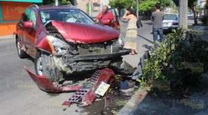 Encontronazo en la avenida 1, de la colonia Cazones en Poza Rica