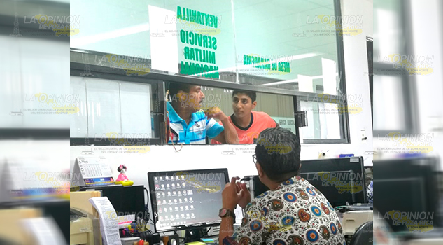 Entregadas más de la mitad de precartillas del SMN en Tuxpan Entregadas más de la mitad de precartillas del SMN en Tuxpan