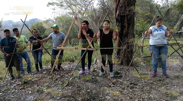 Estudiantes ofrecen apoyo tecnológico a productores