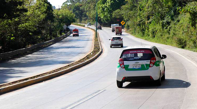 Fingen descomposturas en autos para asaltar en carreteras de Coatepec Fingen descomposturas en autos para asaltar en carreteras de Coatepec