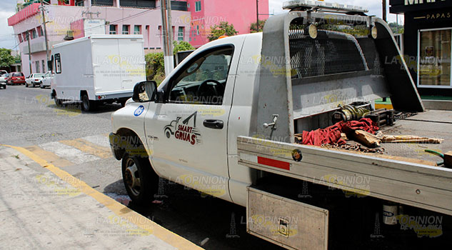 Grúas Méndez roba autopartes en Veracruz Grúas Méndez roba autopartes en Veracruz