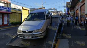 Grúas hacen su agosto en cierre de vialidad en Xalapa