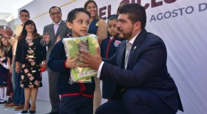 Inauguran ciclo escolar 2019-2020 y dan la bienvenida a más de 137 mil docentes