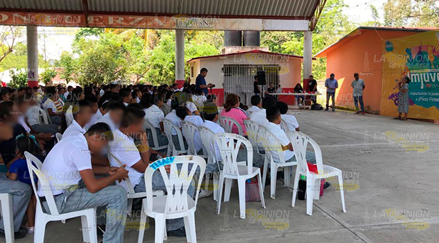 Jóvenes vulnerables a problemas de adiciones en Tihuatlán Jóvenes vulnerables a problemas de adiciones en Tihuatlán