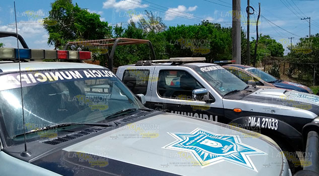 Llegan más patrullas a la Policía Municipal de Álamo